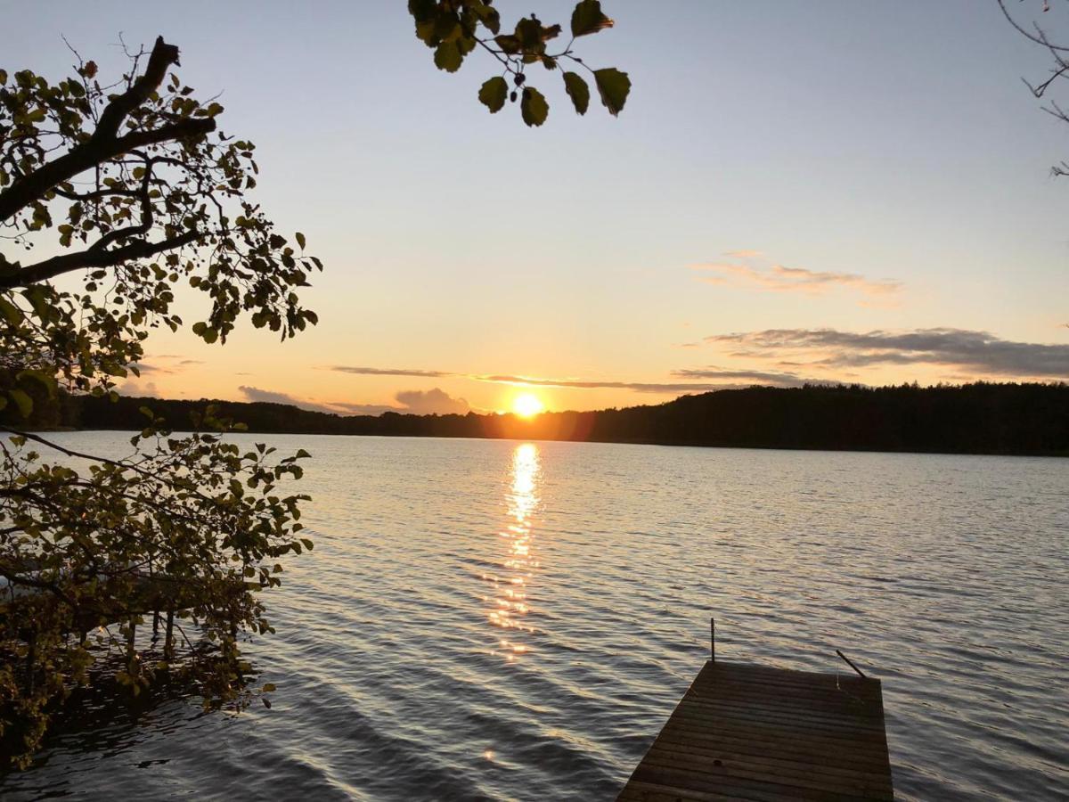 Ferienhaus Reetdach 1300Qm Privatgrundstueck Bootssteg Sauna Templin Luebbesee Uckermark Erholung Pur Seenplatte Petersdorf  Buitenkant foto